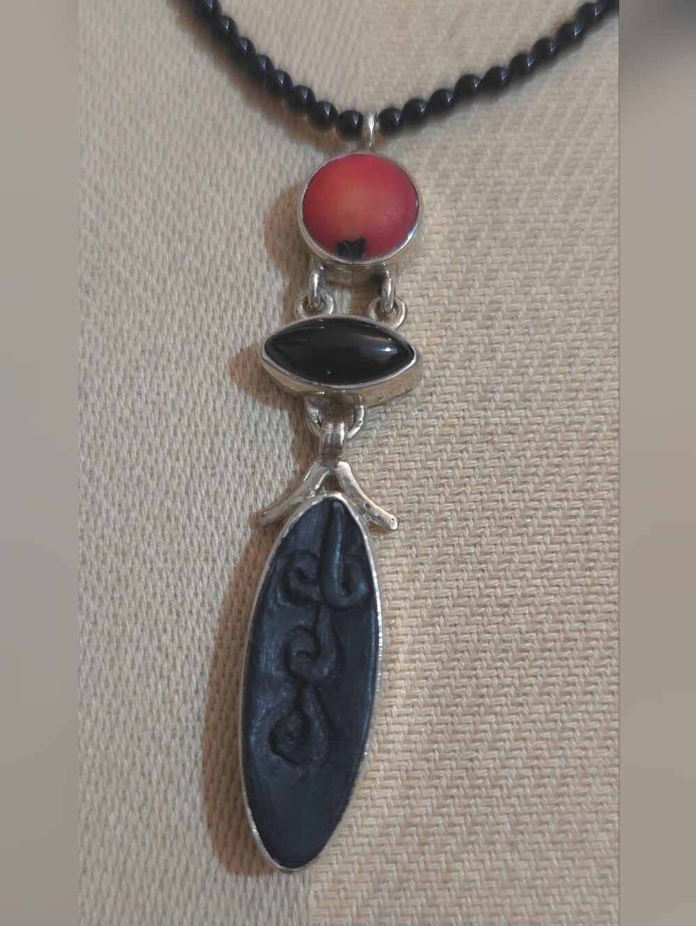 CAMENEA STERLING SILVER ONYX AND CORAL NECKLACE 18 IN - Picture 2 of 8
